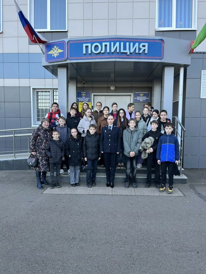 Зәйдә укучыларга эчке эшләр бүлегенә экскурсия оештырылды