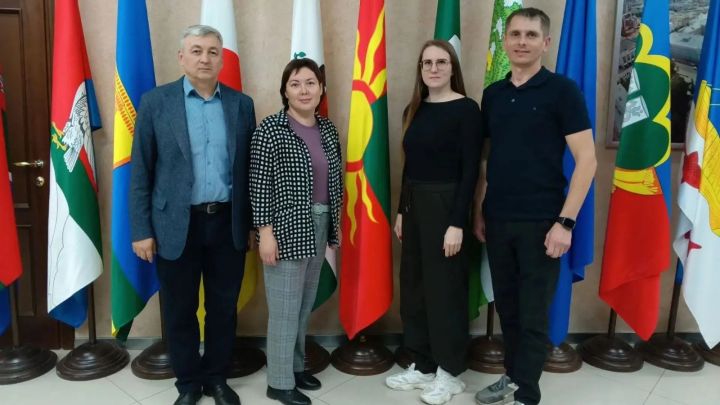 Җитәкчеләр укуларда булды