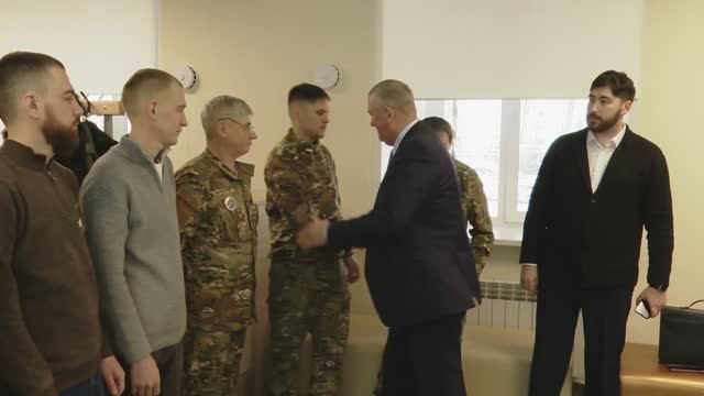В Заинске участникам СВО вручили боевые награды