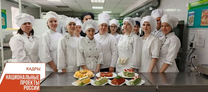 Жаркая битва шефов: в Заинске выбрали лучшего повара и кондитера