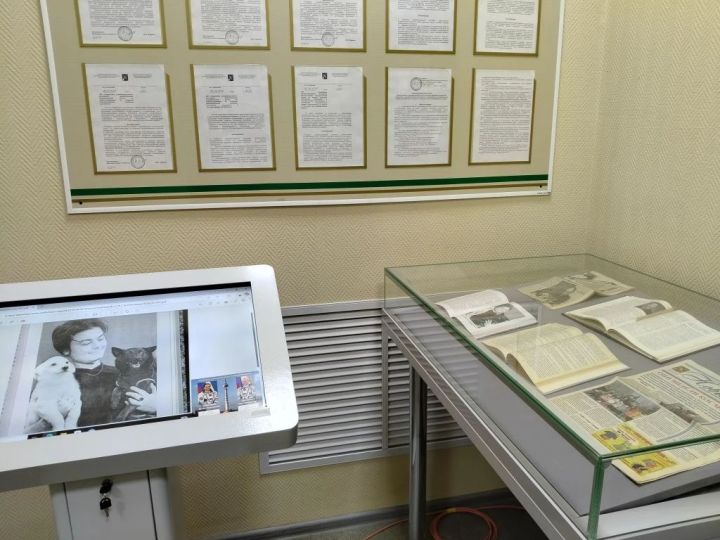 Выставка архивных документов о космонавтике проходит в архивном отделе Заинского района
