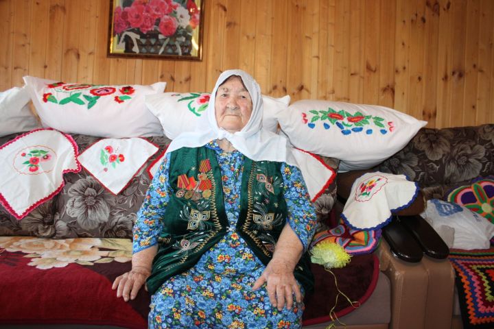 История 94-летней труженицы тыла Зайтуны Насруллиной из села Дурт-Мунча