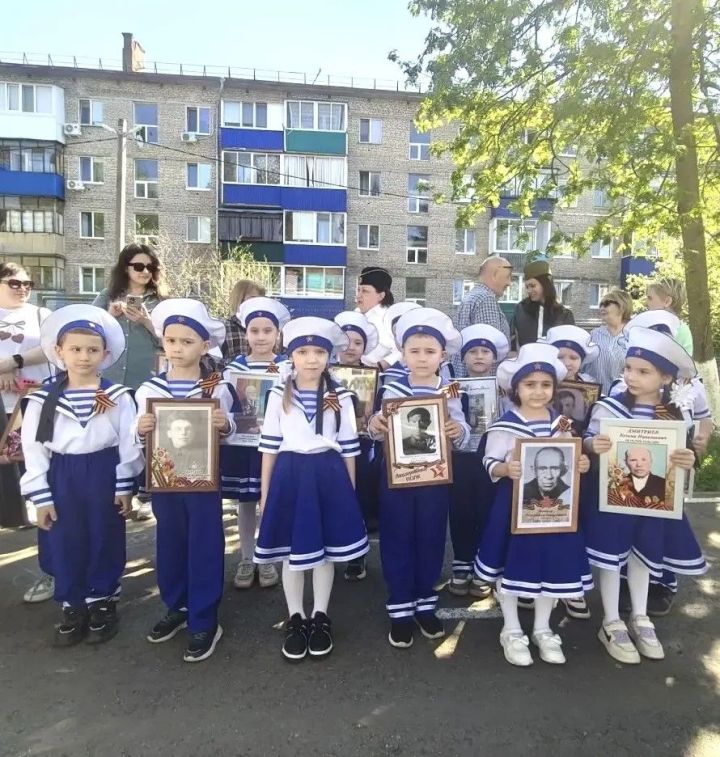 Парад Победы в детском саду «Светлячок» в Заинске: воспитание патриотизма у дошкольников
