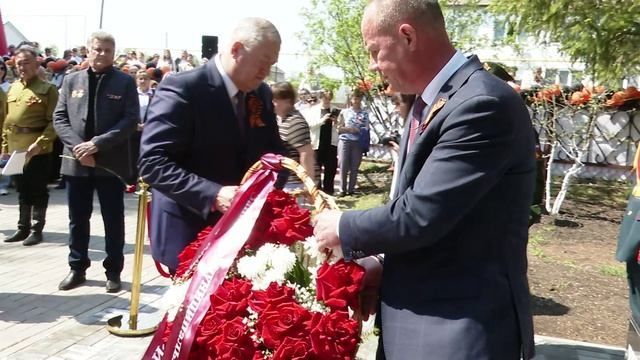 В микрорайоне Мирный торжественно открыли памятник Защитникам Отечества