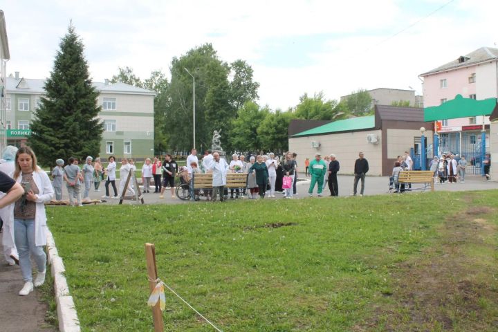 В Заинской ЦРБ эвакуировали более 100 человек во время масштабных пожарно-тактических учений
