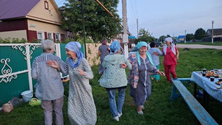 Сармашбашта күршеләр очраша