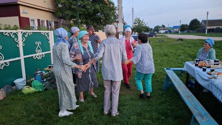 Сармашбашта күршеләр очраша