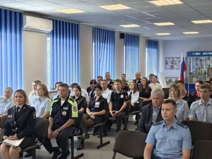 Итоги полугодия и кадровые вопросы обсудили в районном отделе полиции