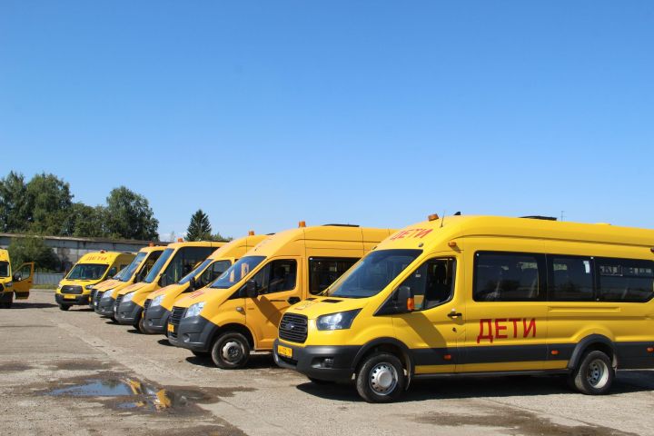 В Заинске проверили готовность школьных автобусов к новому учебному году