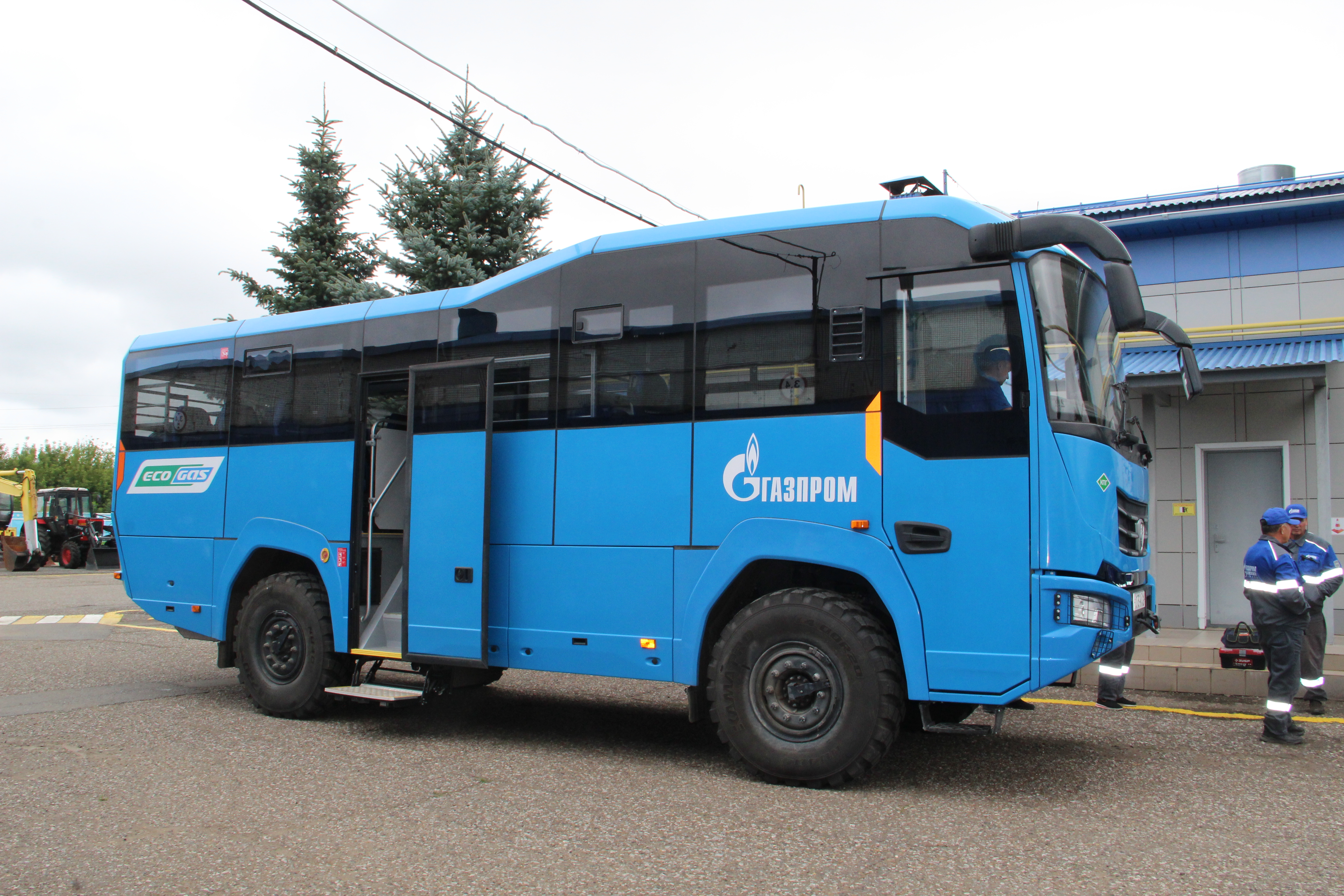 автор фотосы, оешмага кайткан яңа автобус
