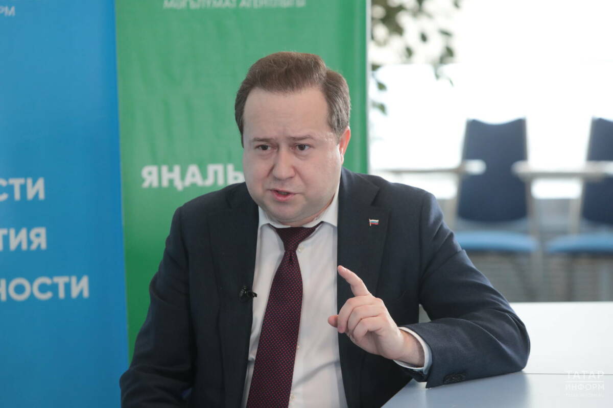 фото: Татар-информ, Татарстан Республикасы буенча Социаль фонд бүлеге идарәчесе Эдуард Вафин