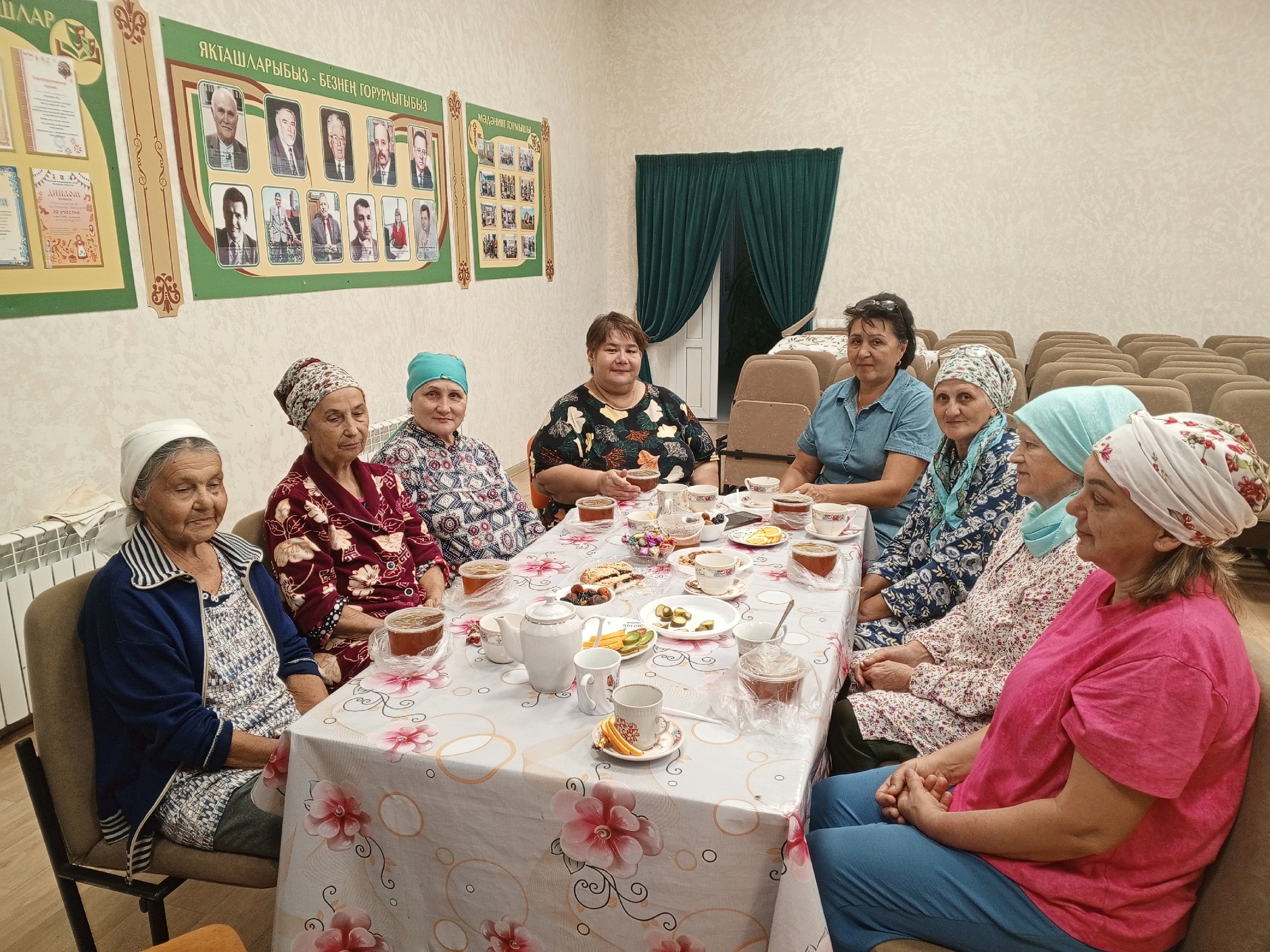 фото җирлектән,  Куш-Елганың маскировка челтәре үрүчеләре