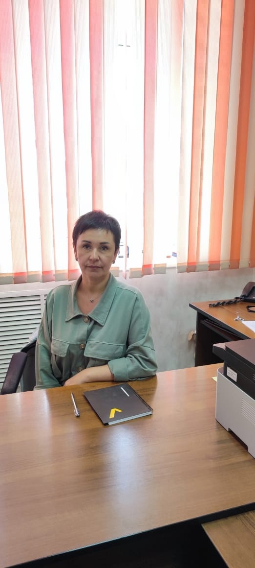 автор фотосы, Эльвира Милочкина хәлгә аңлатма бирә