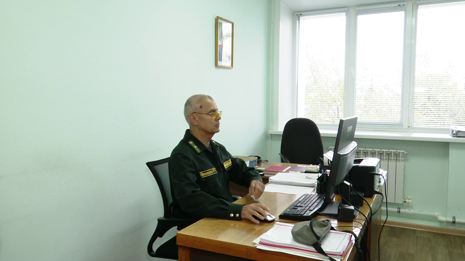 видеодан скриншот, урманчының хезмәте табигатьтә генә түгел