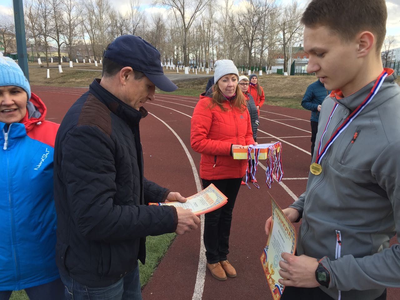 На стадионе Энергия прошло Открытое Личное Первенство города и района по легкой атлетике