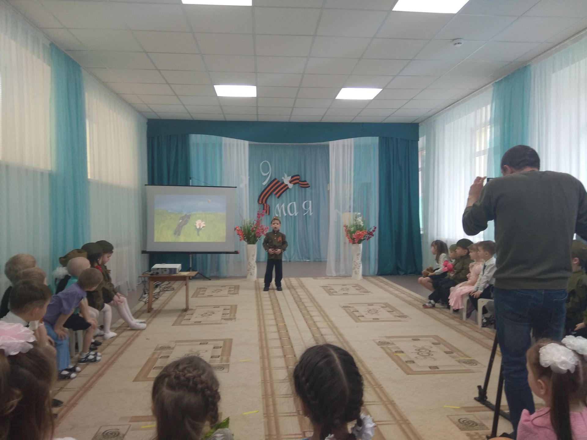 В Заинске стартовал конкурс юных чтецов «Звонкое эхо Победы!»