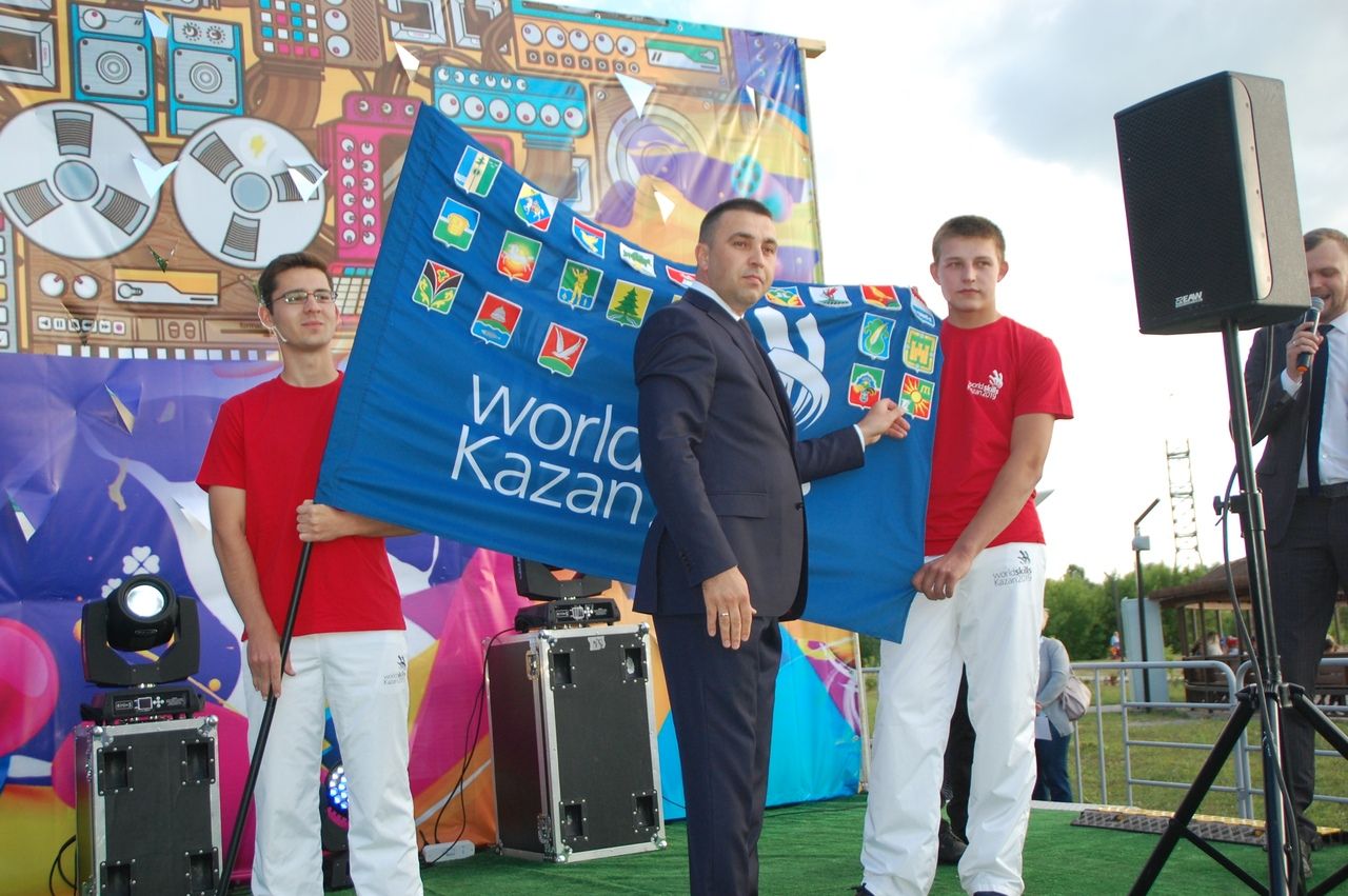 В Заинске прошла эстафета передачи флага WorldSkills Kazan 2019