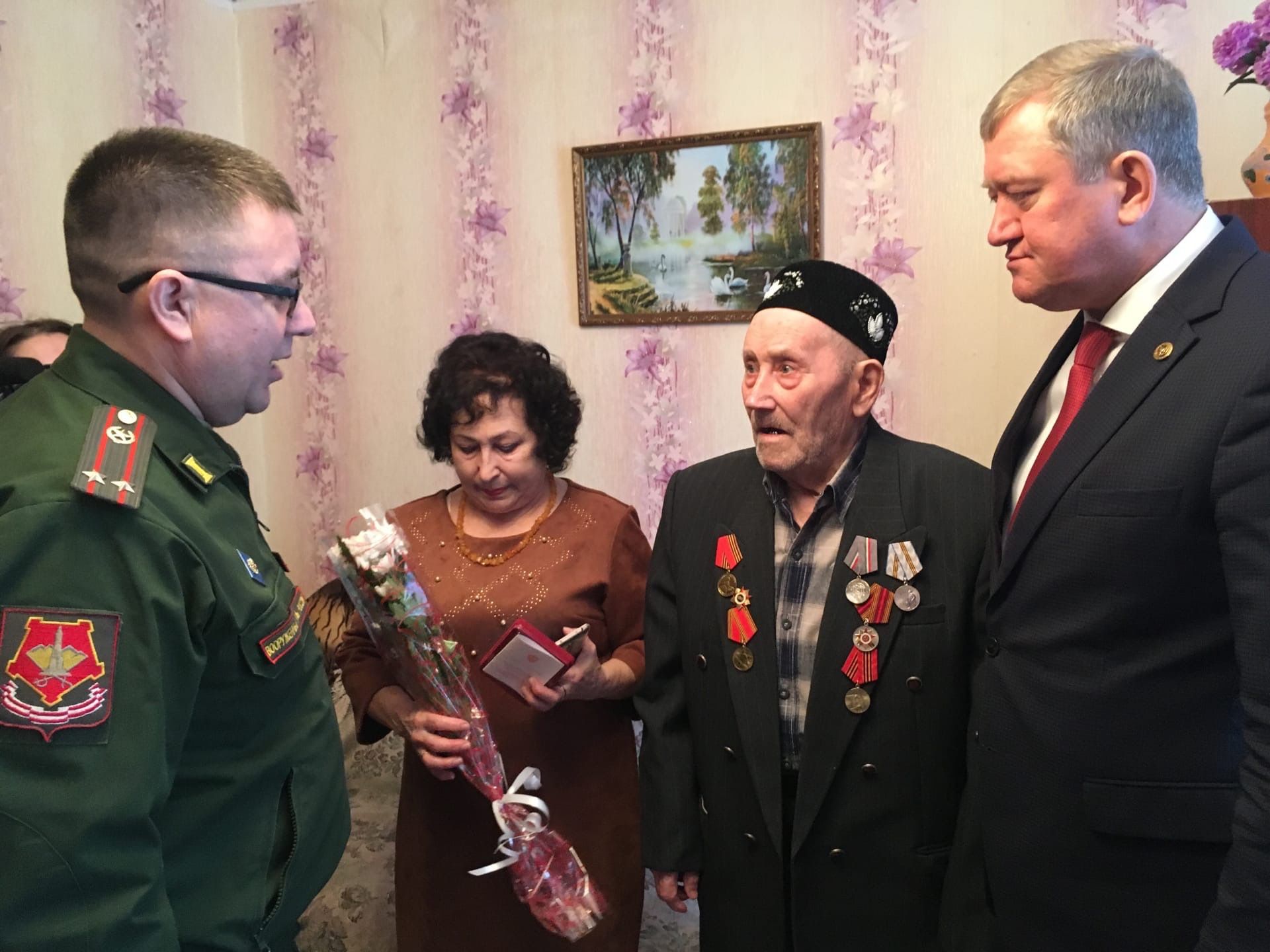 Ветеранам войны и труженикам тыла вручили юбилейные медали
