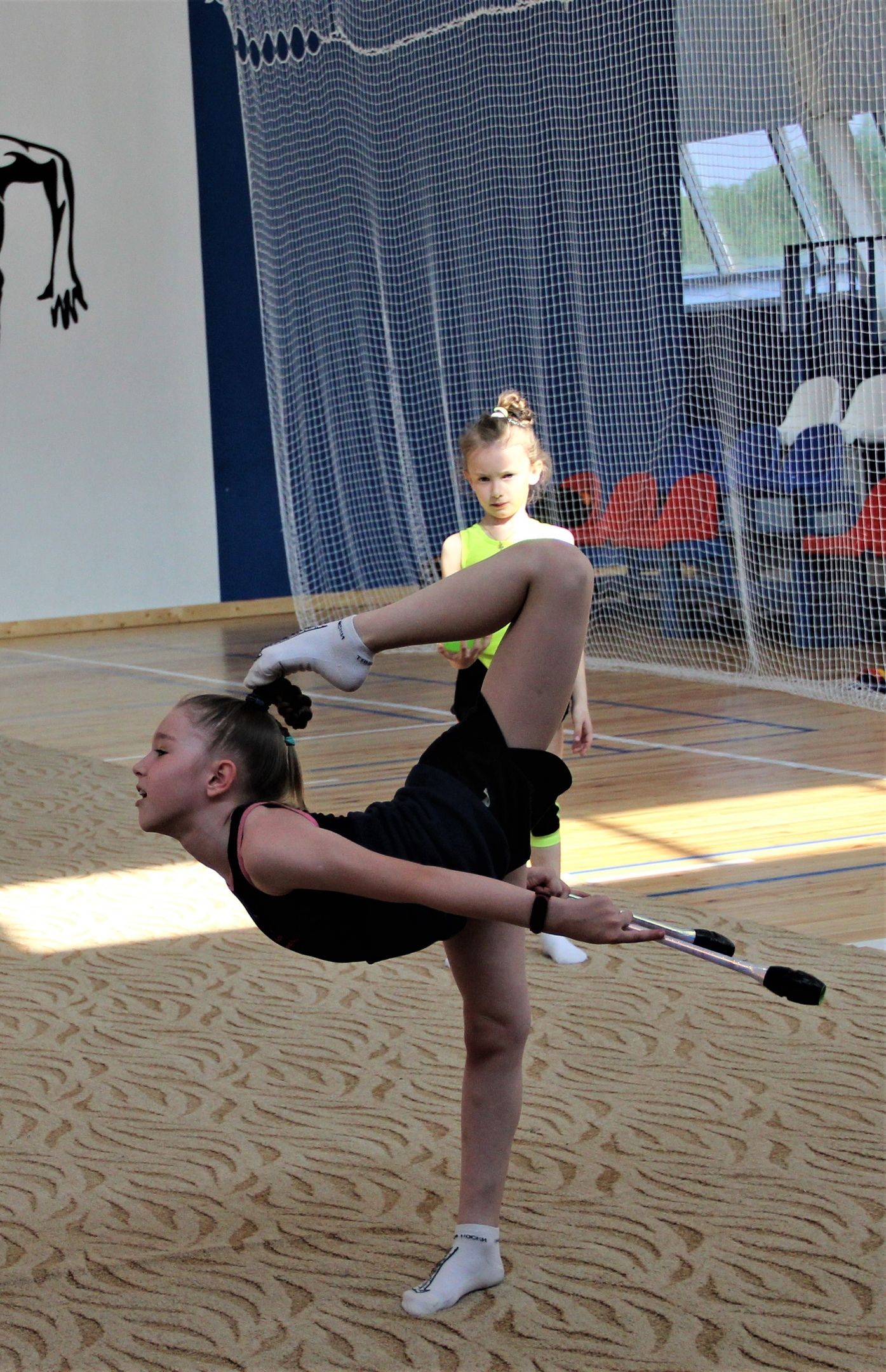 Тренер Альбина Хохлова учит юных гимнасток идти к победе
