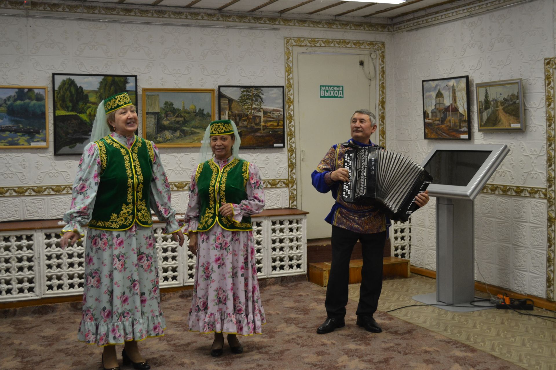 В краеведческом музее открылась выставка заинских художников