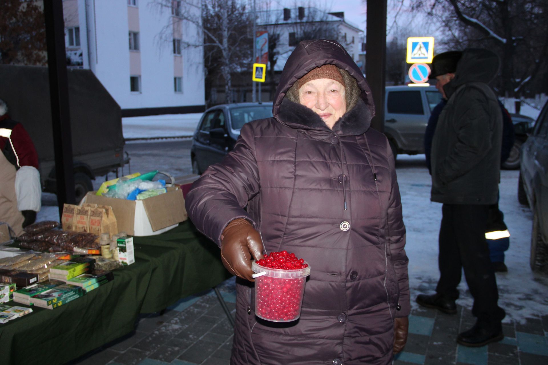 В Заинске прошла благотворительная ярмарка в поддержку участников СВО