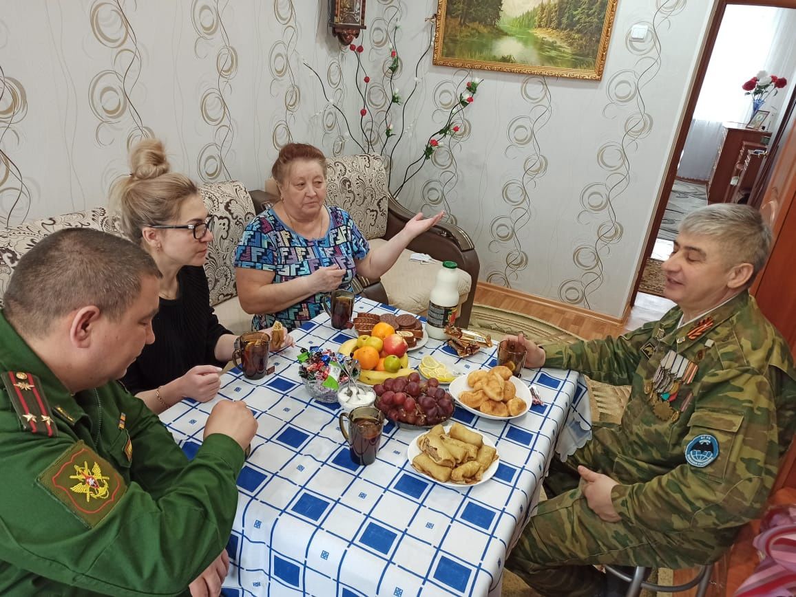 В Заинске с 8 марта поздравили матерей погибших военнослужащих