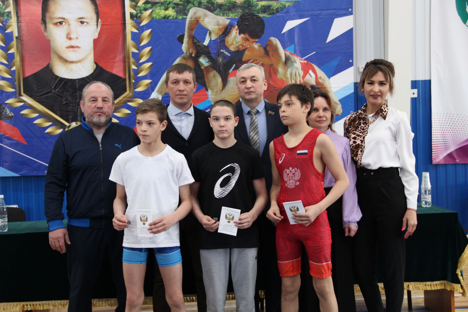 В Заинске проходит межрегиональный турнир по вольной борьбе