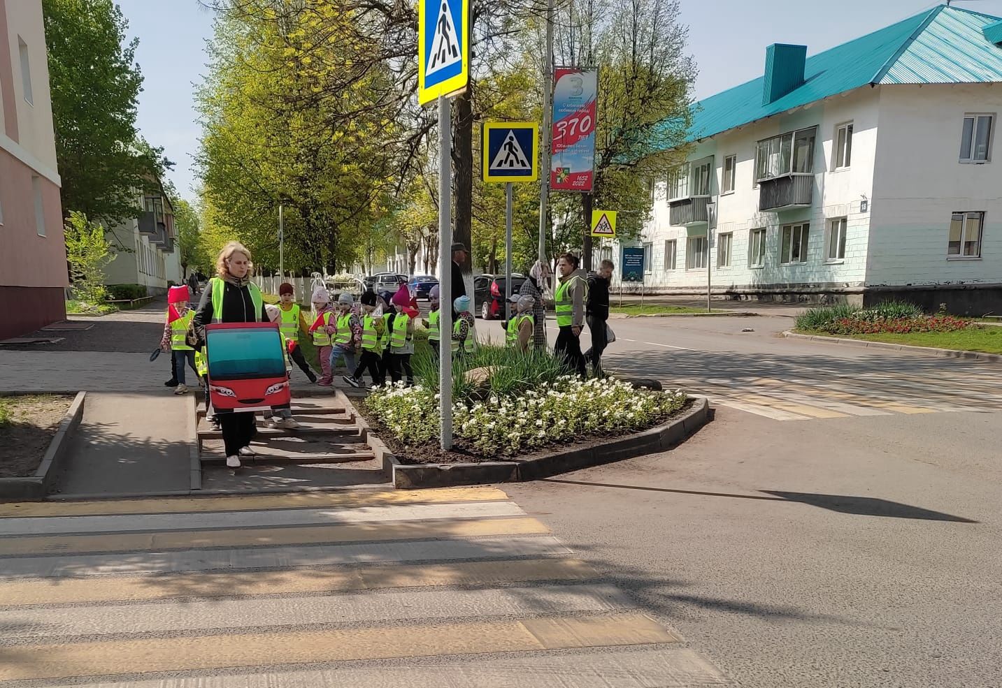 Дошколята в Заинске провели акцию «Внимание, автобус!»