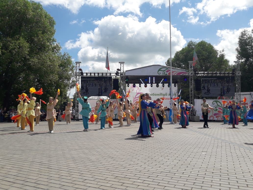 В Заинске торжественно открыли празднование Сабантуя