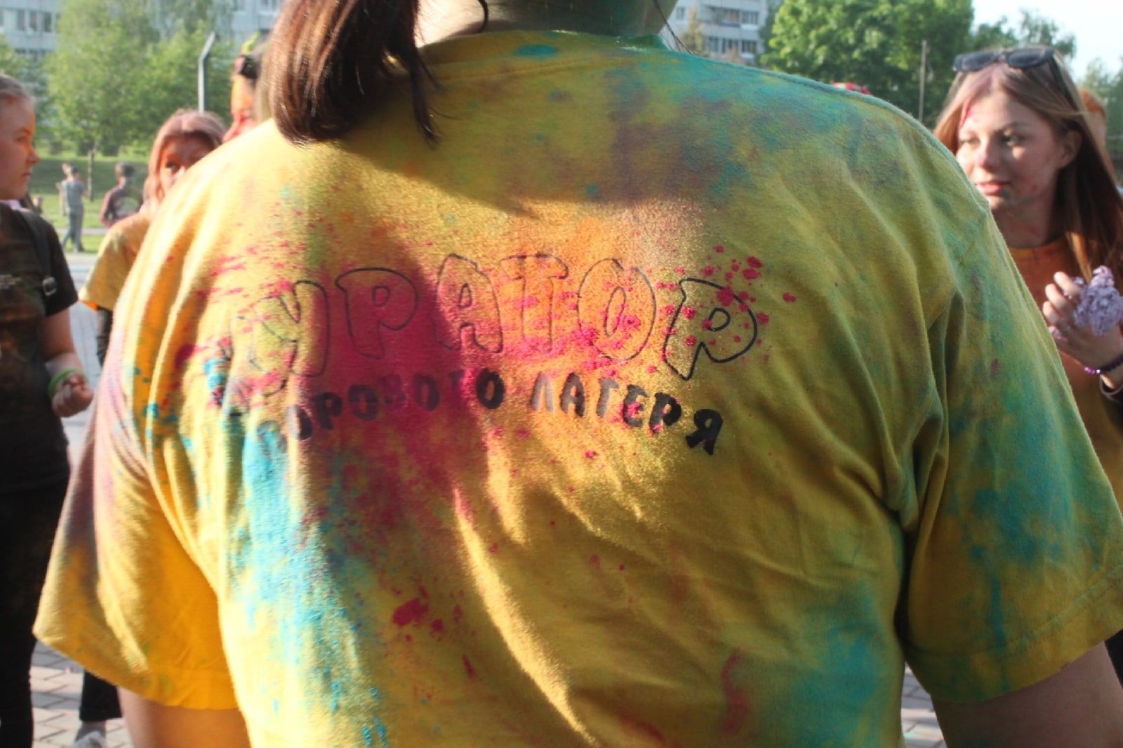 Заинский «Лагерь моего двора» открыл летний сезон фестивалем красок