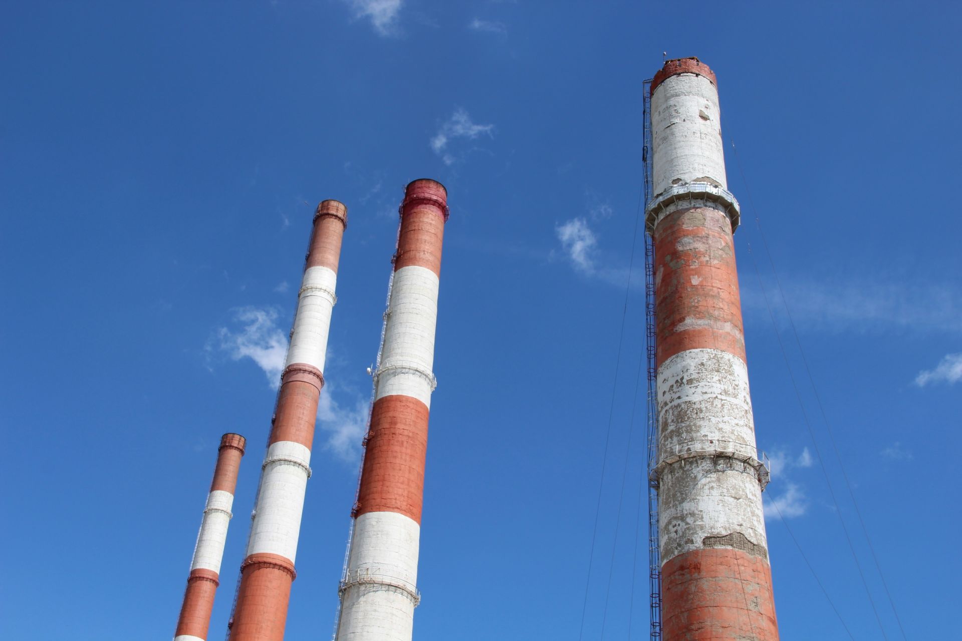 Демонтаж дымовой трубы Заинской ГРЭС: утилизировано 547 тонн стройматериала