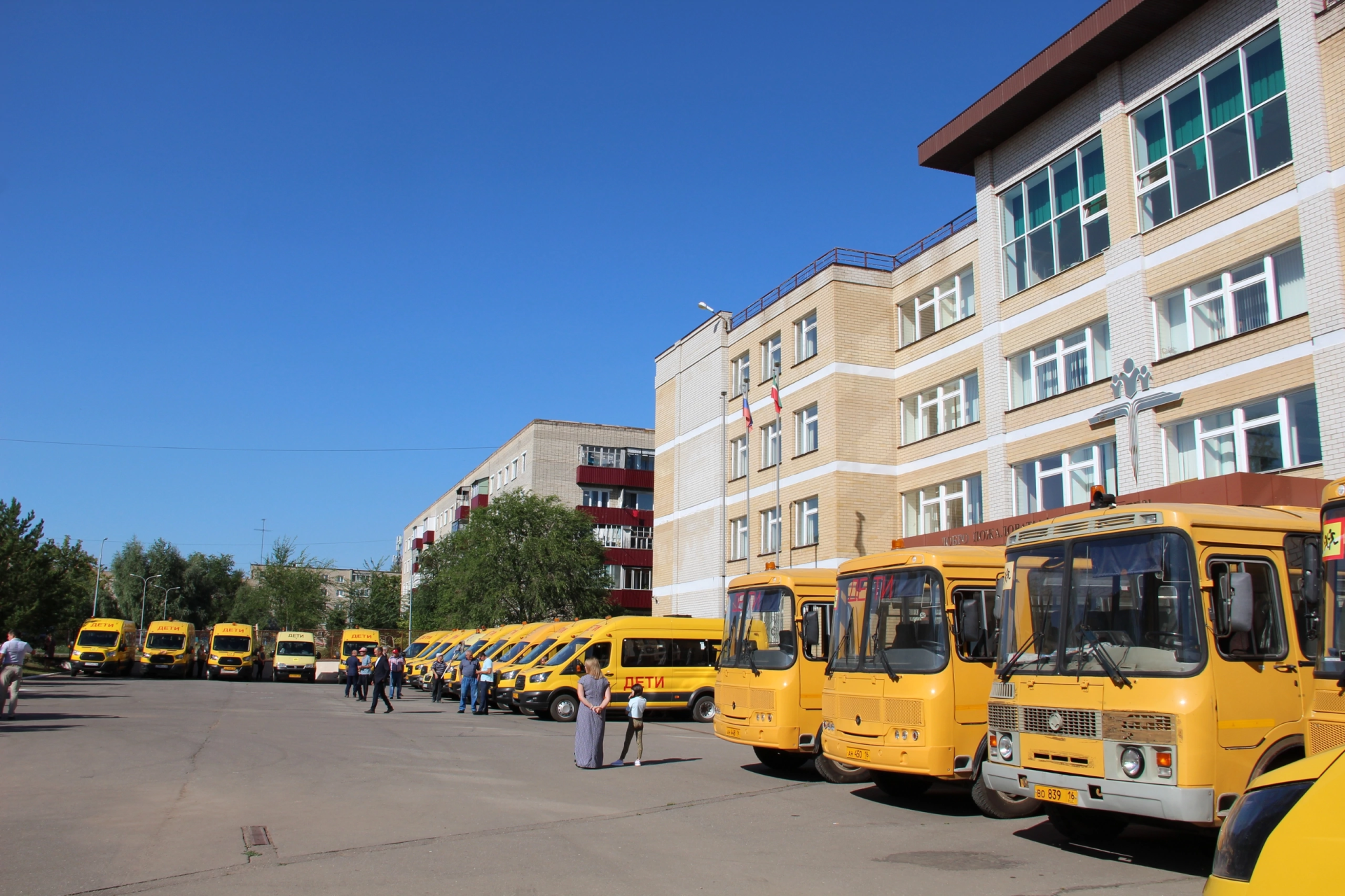В Заинске школьные автобусы прошли проверку в преддверии нового учебного года