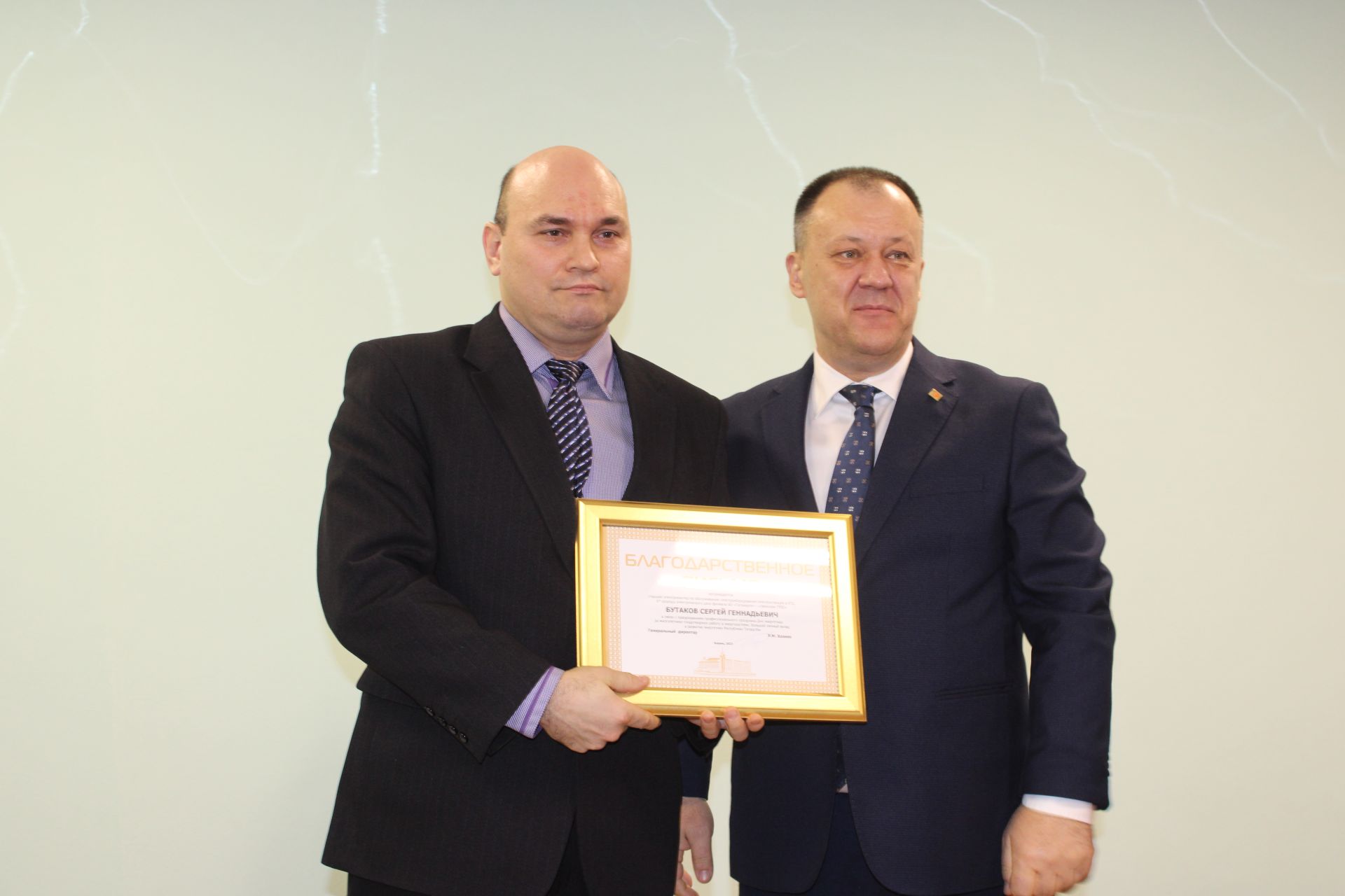 Глава Заинского района Разиф Каримов поздравил сотрудников энергетической отрасли