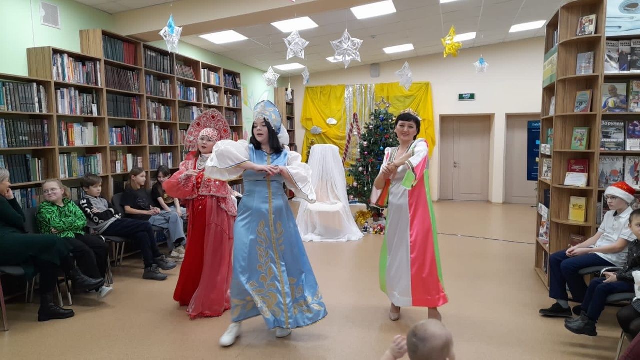 Китапханәчеләр балаларга бәйрәм оештырды
