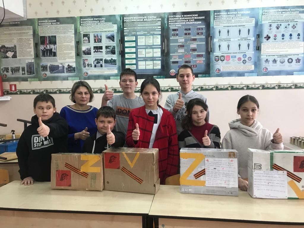 Сарсаз-Баграж мәктәбе укучылары хәрбиләргә теләкләрен хатлар аша җиткерә