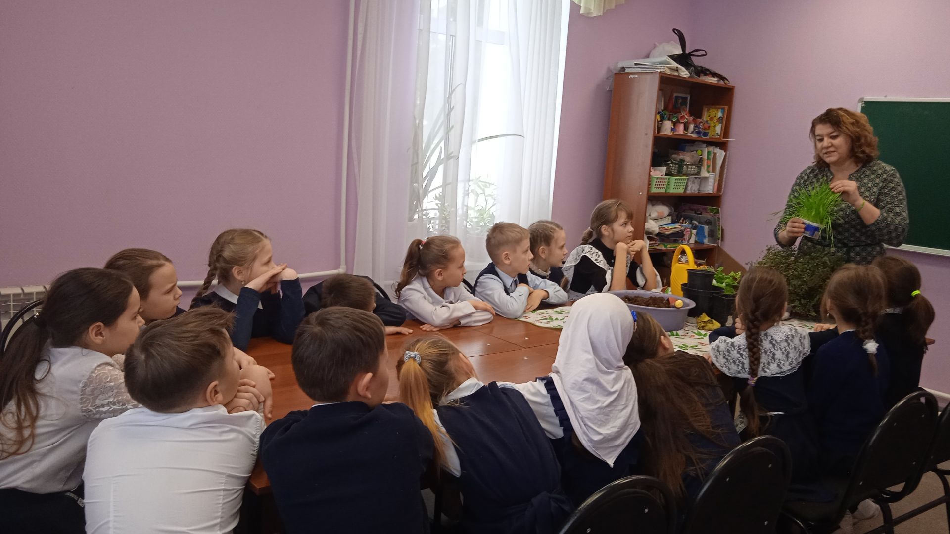 Зәйнең  Мирный бистәсе  мәдәният йортында өй гөлләре  хакында сөйләштеләр
