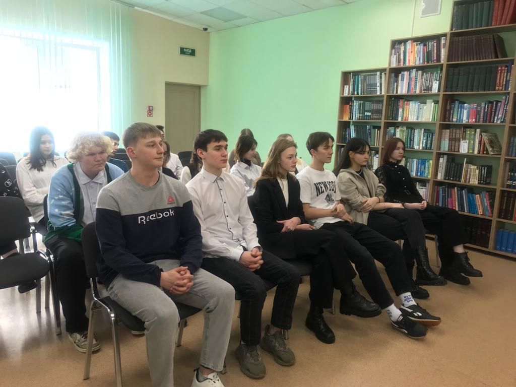 Зәй үзәк китапханәсендә эксперт-криминалист белән очраштылар