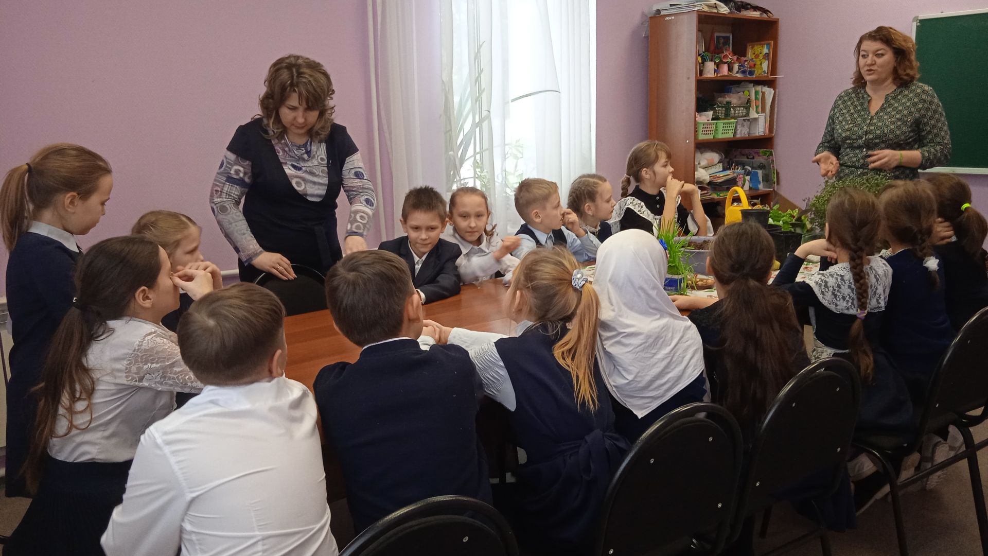 Зәйнең  Мирный бистәсе  мәдәният йортында өй гөлләре  хакында сөйләштеләр