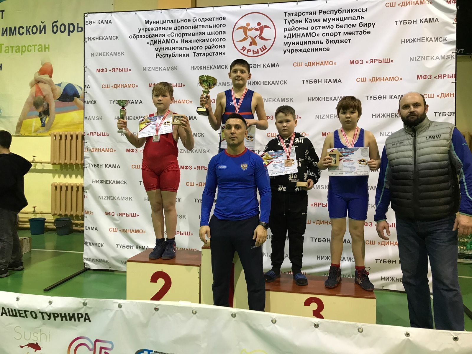 Яшь көрәшчеләр чемпионнар булдылар