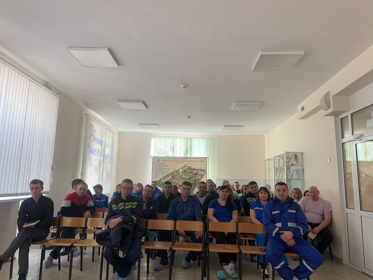 Зәйдә юл иминлеге инспекторлары ашыгыч ярдәм машиналары йөртүчеләр янында булды