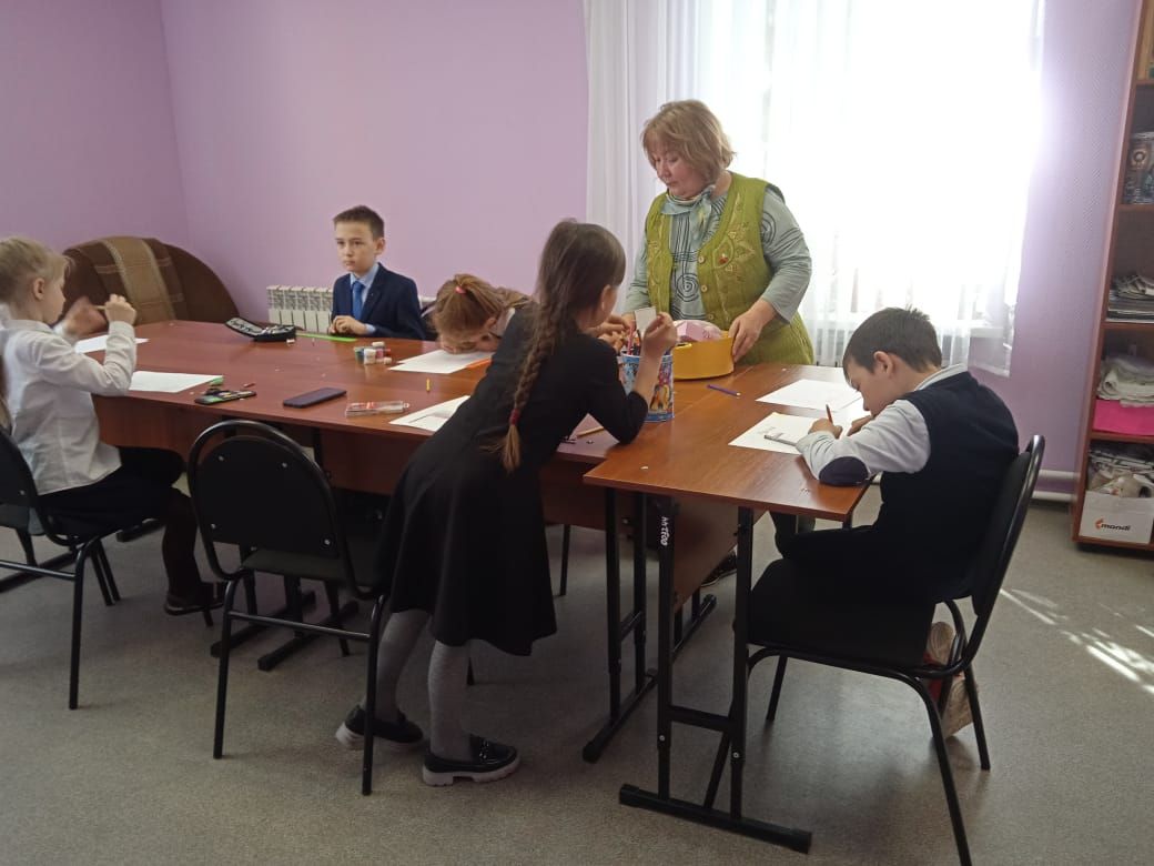 Заинские школьники нарисовали свою малую родину