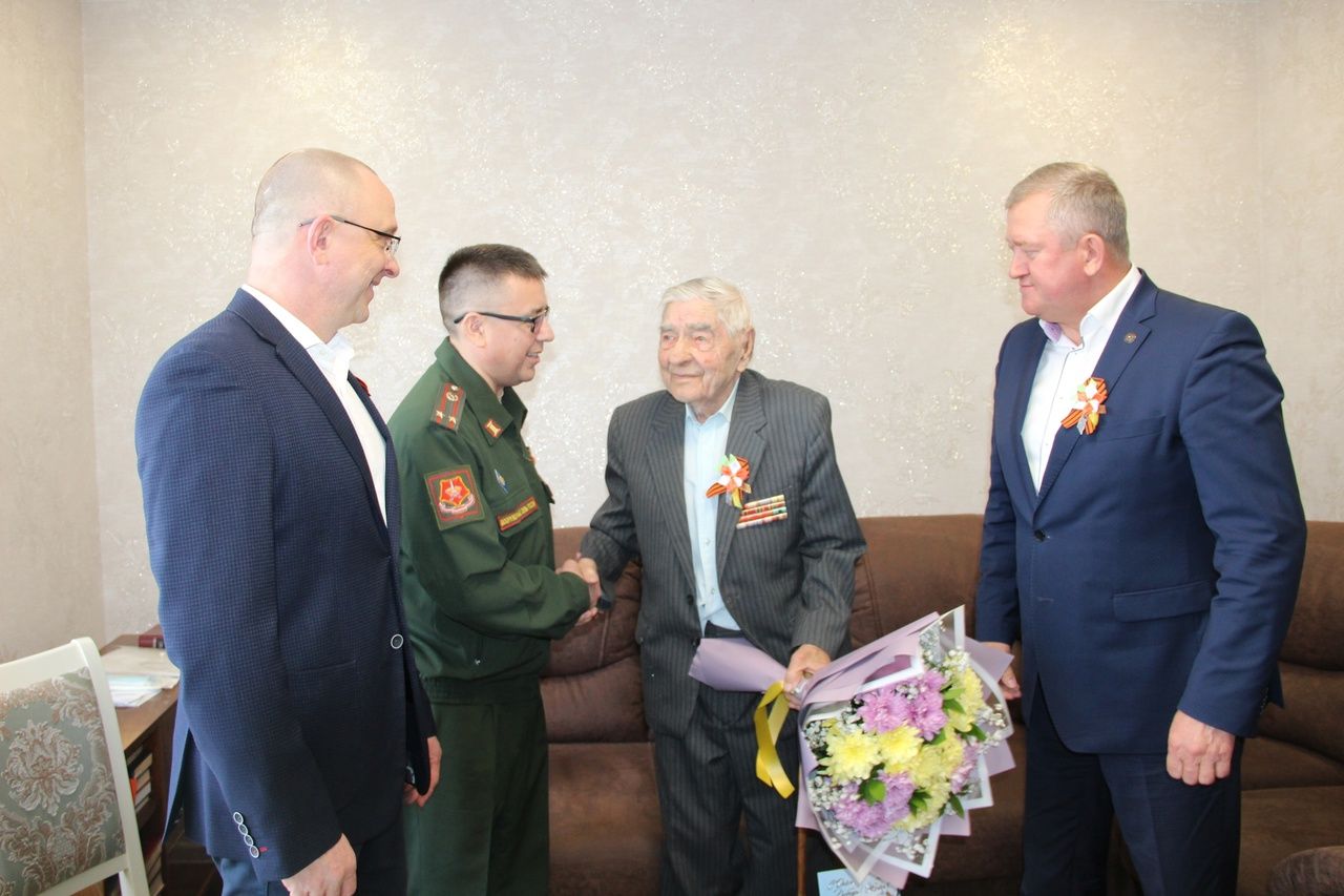 Зәйдә Бөек Ватан сугышы ветераннары һәм тыл хезмәтчәннәренә Җиңү көне уңаеннан бүләкләр тапшырыла