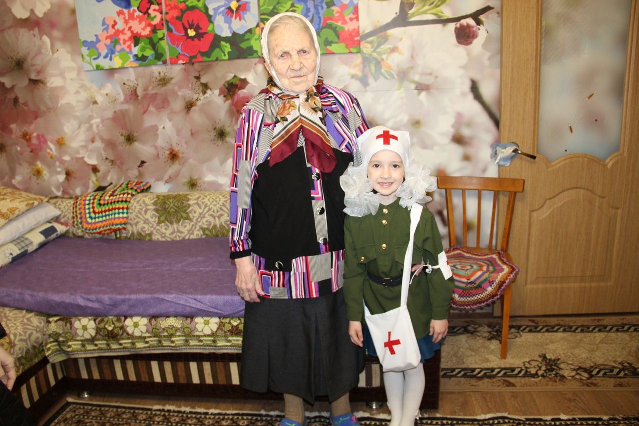 Зәйдә Бөек Ватан сугышы ветераннары һәм тыл хезмәтчәннәренә Җиңү көне уңаеннан бүләкләр тапшырыла