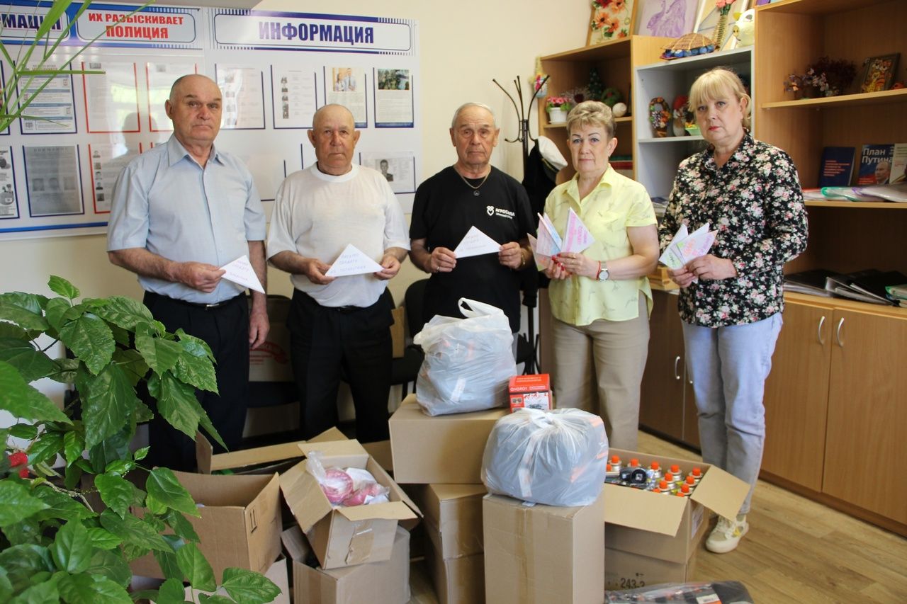 Зәй эчке эшләр бүлеге пенсионерлары махсус хәрби операциядә катнашучыларга гуманитар ярдәм әзерләде
