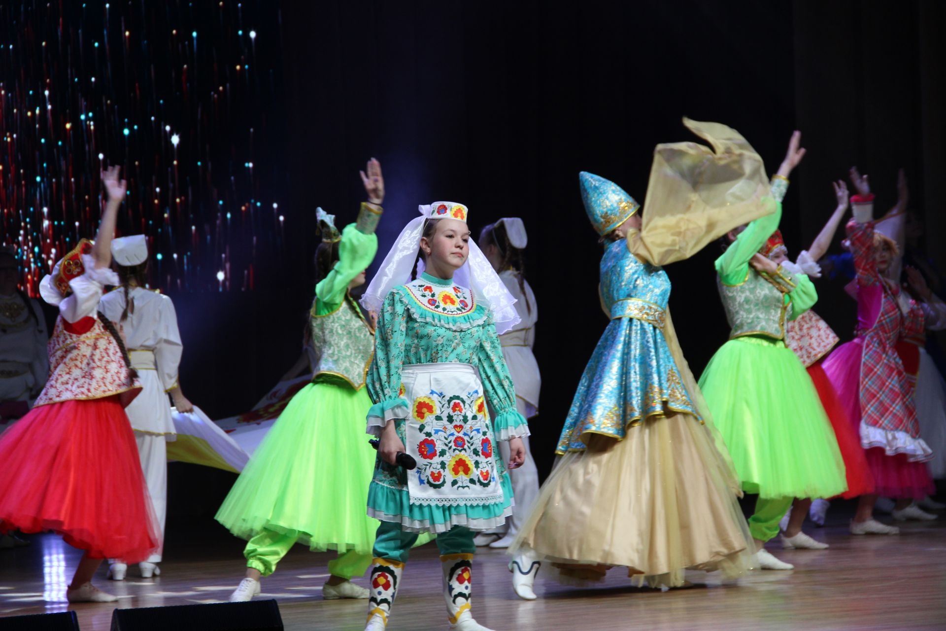 Девять семей из районов Татарстана представили свои родословные в Заинске