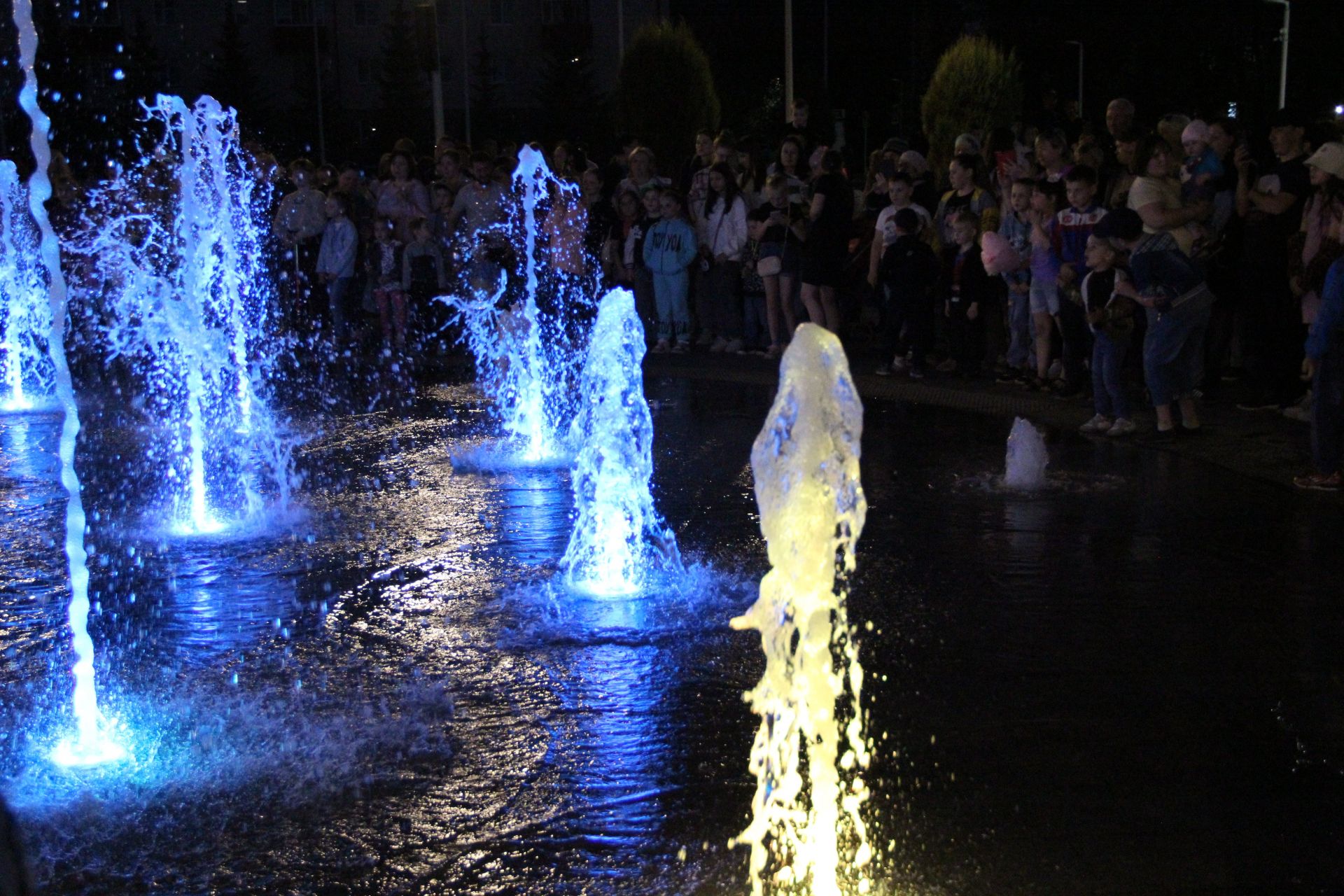 В праздник Весны и Труда в Заинске запустили городские фонтаны