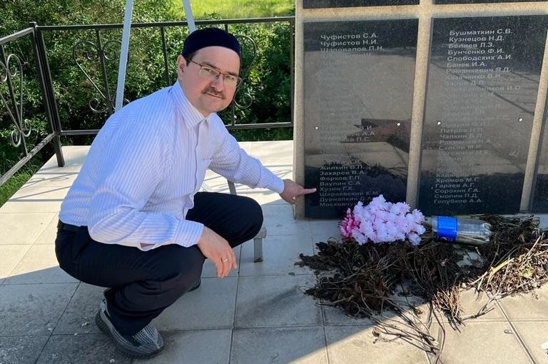 “Үлемсез полк”: Гомәр Хуҗин