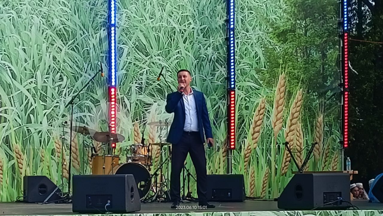 Артисты татарской эстрады выступили на Сабантуе в Заинске
