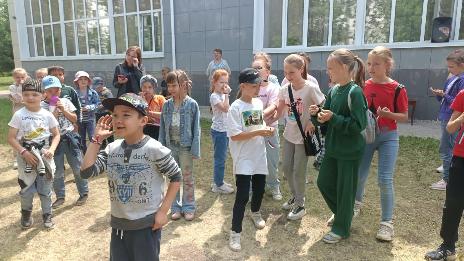 В Заинске ко Дню России прошел патриотический час