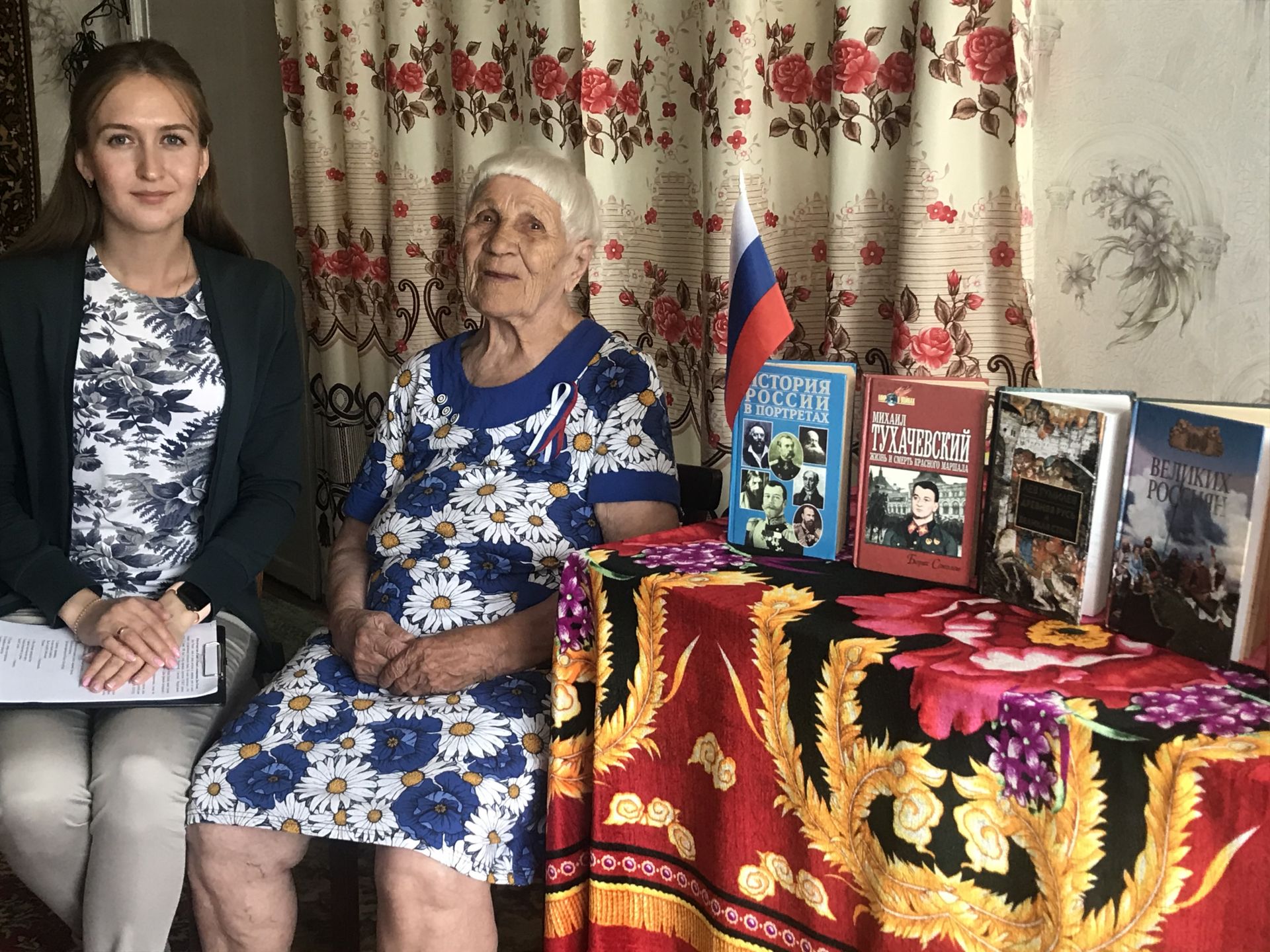 В Заинске поздравили пенсионеров с Днем России